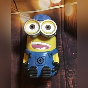 Universal studio exclusive despicable me minion 32 ounce sipper mug cup